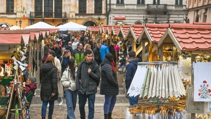 Poland’s CPI below central bank target as food price war rages on