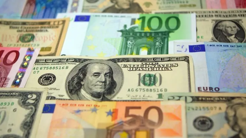 Global debt flows: Buying of duration mutes steepening theme