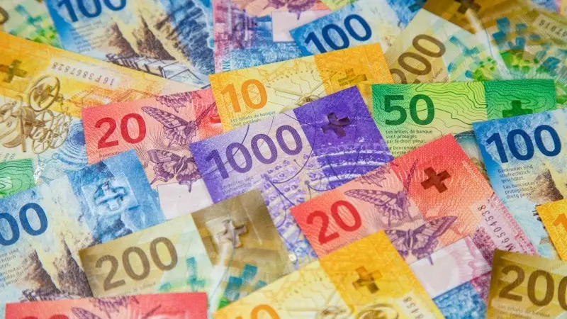 Strong franc leaves the Swiss National Bank in a bind