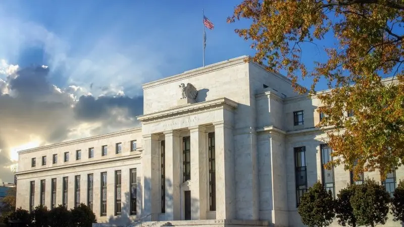 Bank caution to tighten the squeeze on the US economy