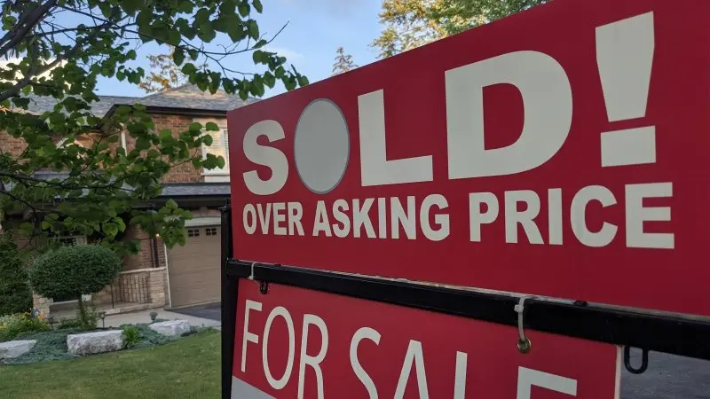 US housing market in gridlock, with risks emerging