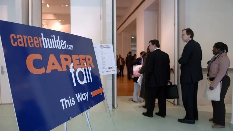 Cooler US jobs keeps a lid on confidence