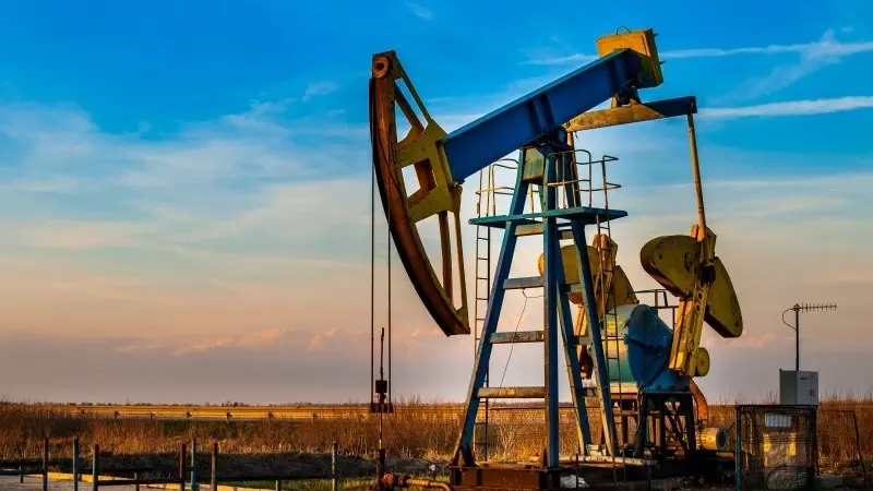 Twitchy gas and rangebound oil 