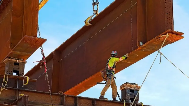 FX Daily: Many drivers, no clear direction