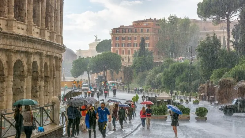 Italian inflation slows in December