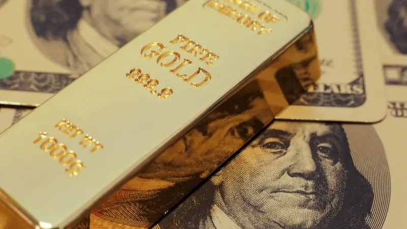 Gold tops $3,000/oz for the first time 