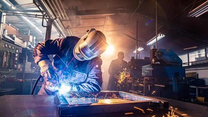 Dutch industry goes from top gear into reverse