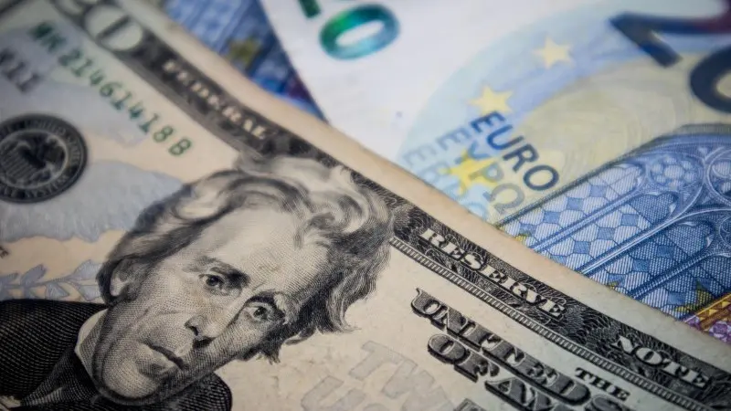 FX Daily: EUR/USD zeroing in on 1.10