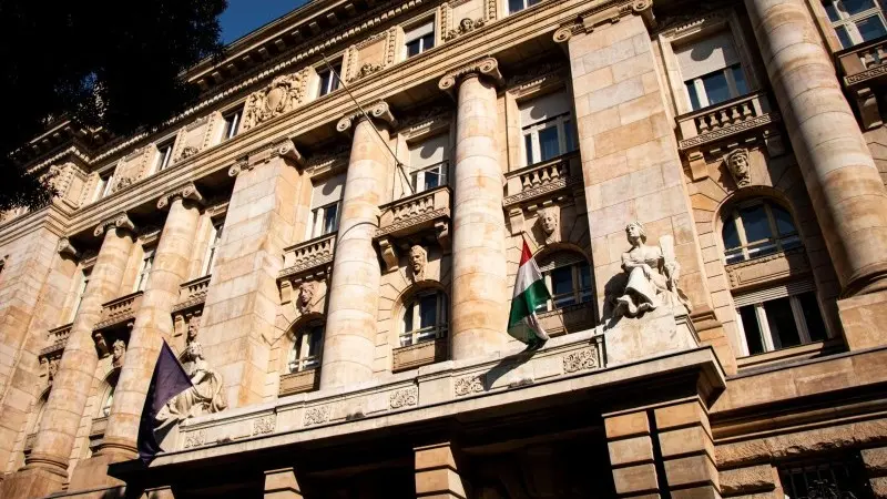 National Bank of Hungary review: 'Mini' cutting cycle set to size up