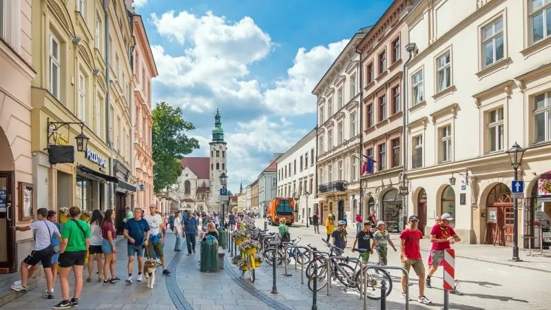 Falling retail sales in Poland confirm consumption weakness in the second quarter