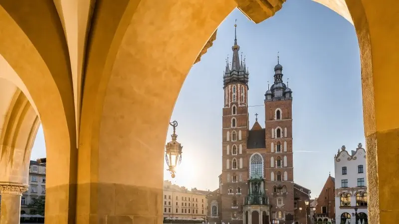 EMEA FX Talking: Hawkish central banks despite a dovish global story