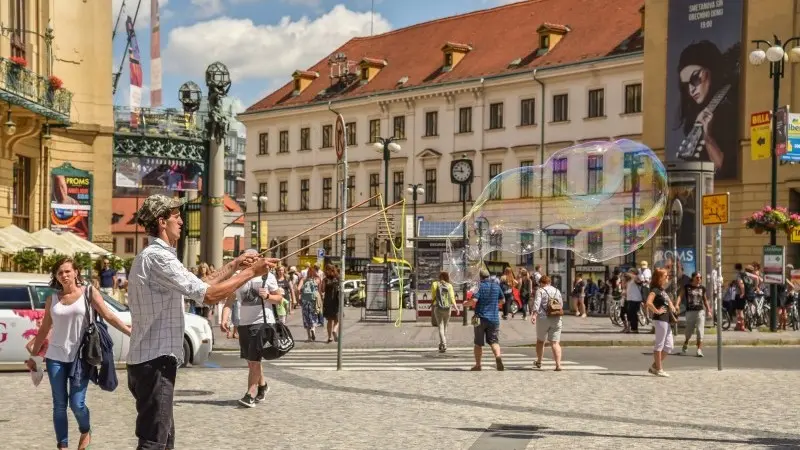 Czech wage growth increases well above expectations