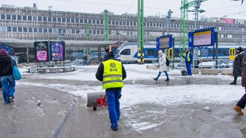 Hungarian net wages to continue growing at high single-digits