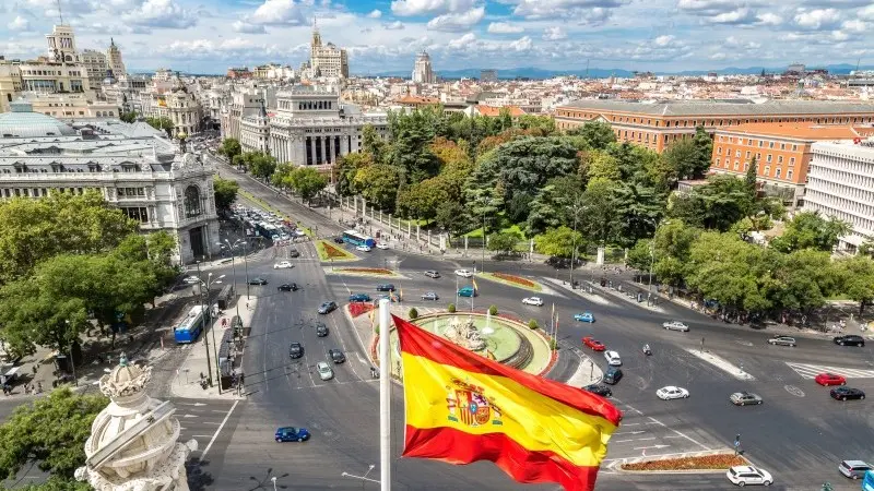 Spanish unemployment rate rises slightly in third quarter