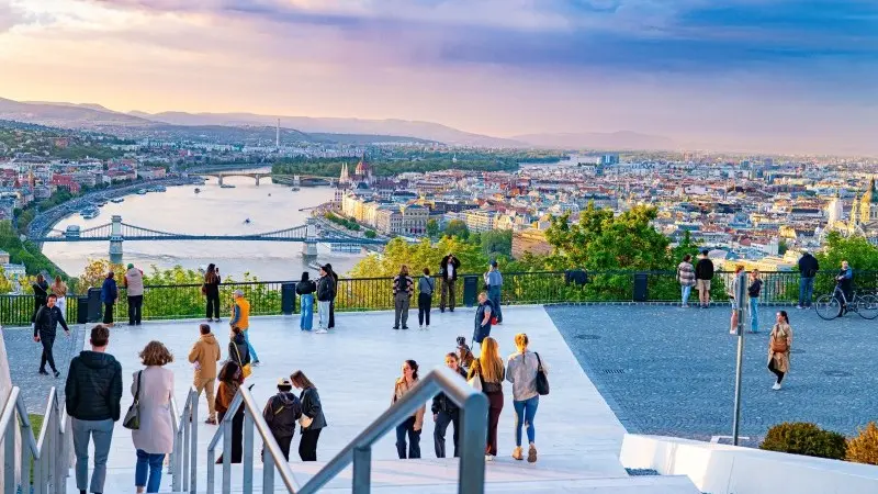 EMEA FX Talking: Hungarian love affair continues
