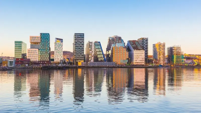 Norway opts to front-load rate hikes as inflation climbs