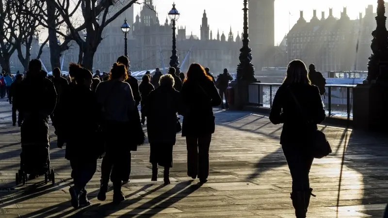 UK jobs report bolsters case for Bank of England rate cuts
