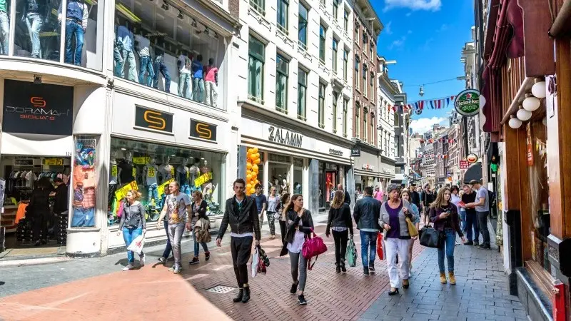 Dutch retail sales volumes expected to shrink for the first time in a decade 