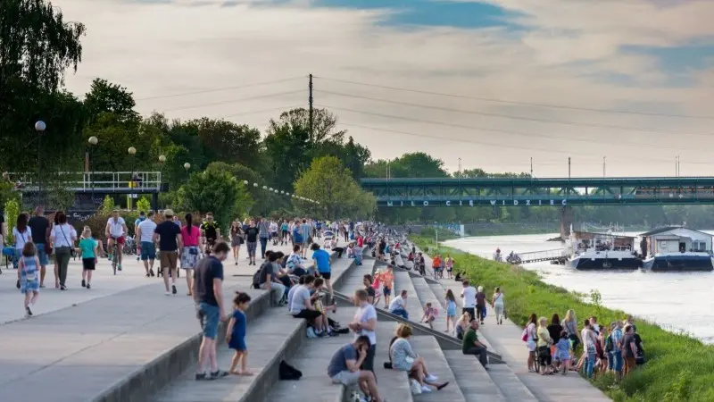 Poland: War lifts prices but impact on the economy is moderate so far