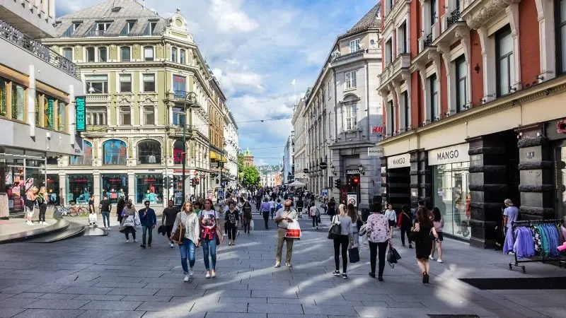 Norges Bank hikes and promises one more in December