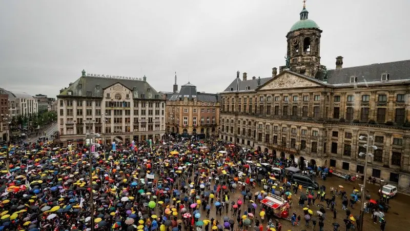 Dutch GDP jumps to above its pre-crisis peak 