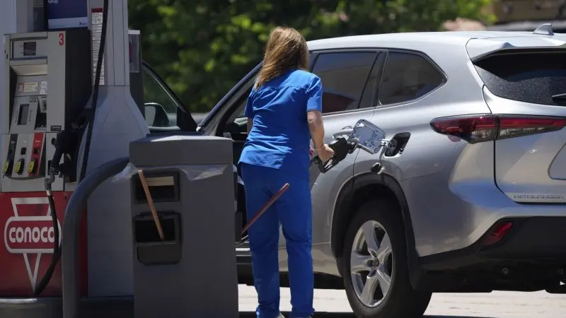 US retail sales flat in July, but August spending set to surge