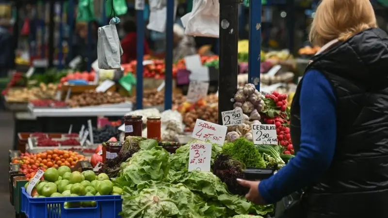 Poland: broad-based and persistently high inflation likely to continue 