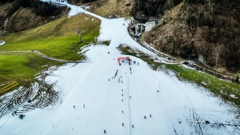 Austria: Warm weather a double-edged sword for growth