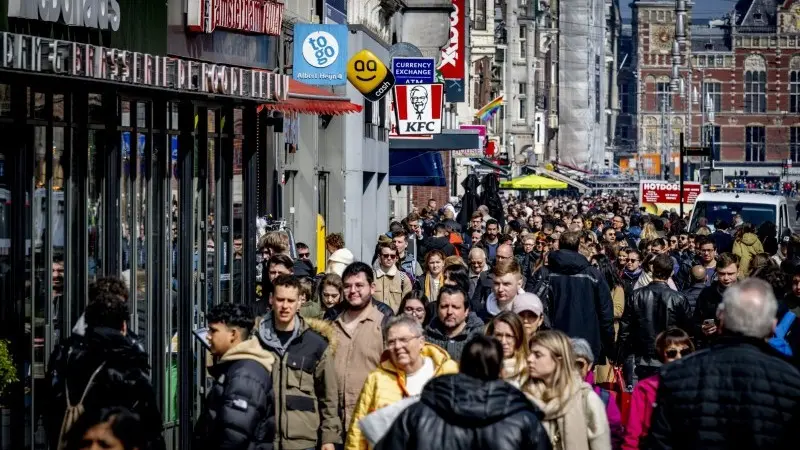 More help for Dutch consumers after longer-lasting technical recession