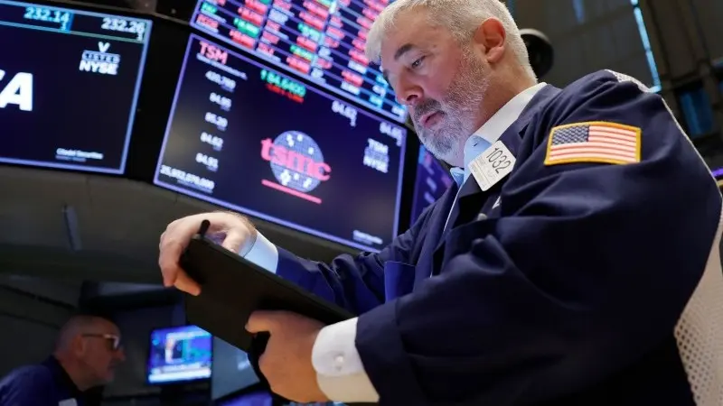 Rates: The pull of Treasuries, and 4% inflation 