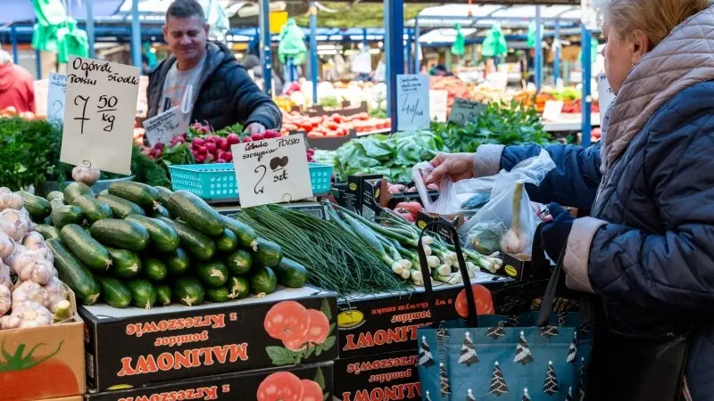 Stubborn Polish inflation limits scope for future rate cuts