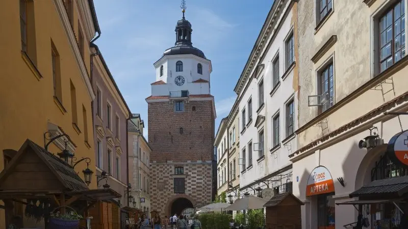 Investment lifts Polish second-quarter growth despite consumption slowdown