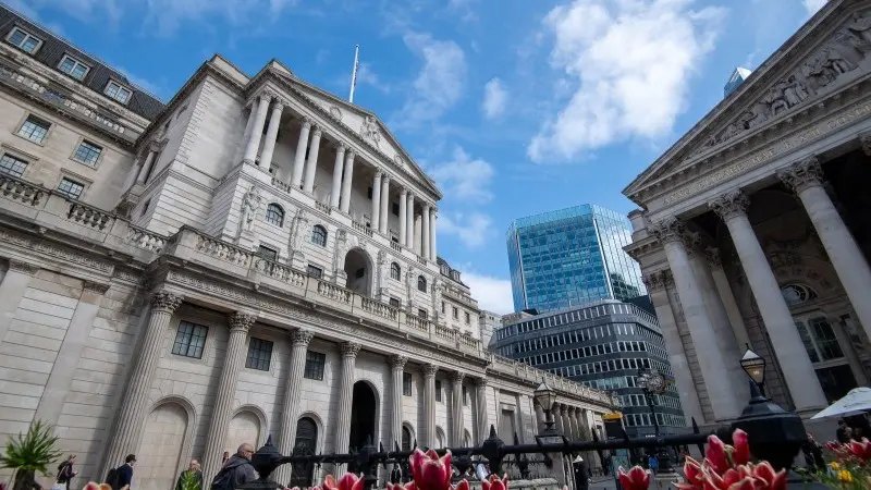 Bank of England to keep rates on hold despite jobs market wobble 