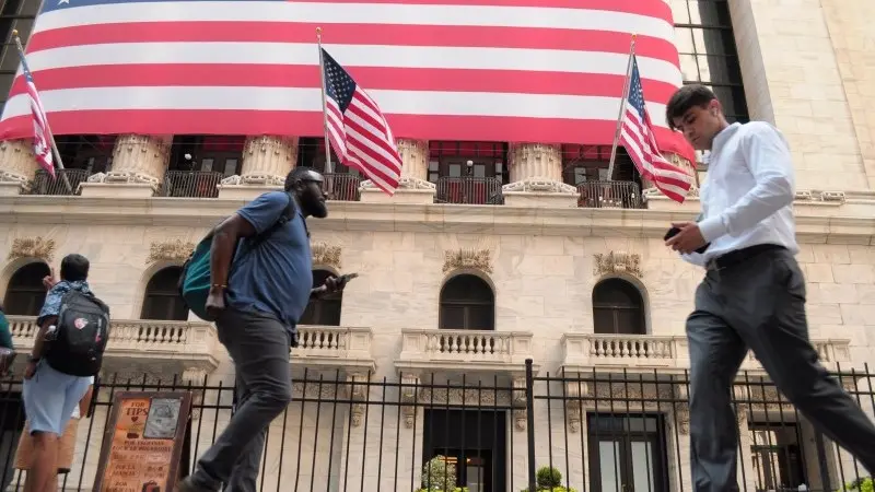 Strong US jobs rebound after winter strikes and storms