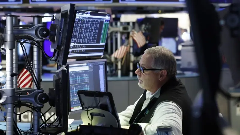 FX Daily: Equity correction casts a shadow over FX