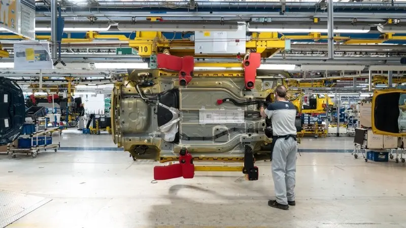 Italian industrial production posts a small contraction in May