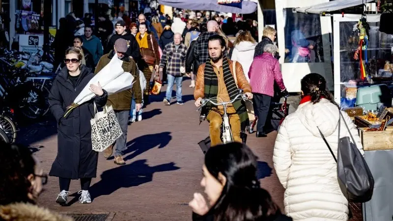 Dutch inflation falls considerably in January