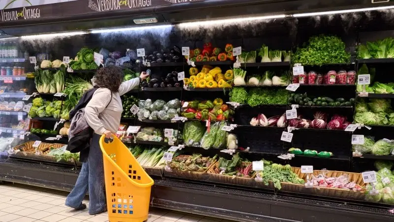 L’inflazione italiana rallenta (poco) a giugno