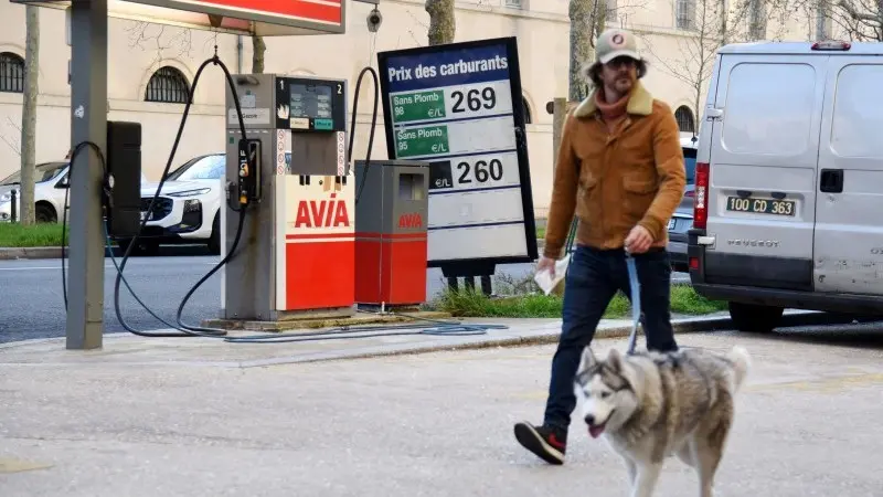 FX Daily: Oil and equity volatility taking dollar back up