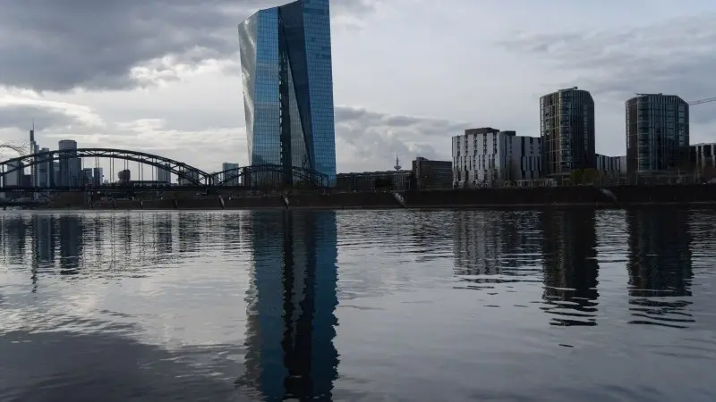 ECB's latest surveys point to rising stagflationary pressures