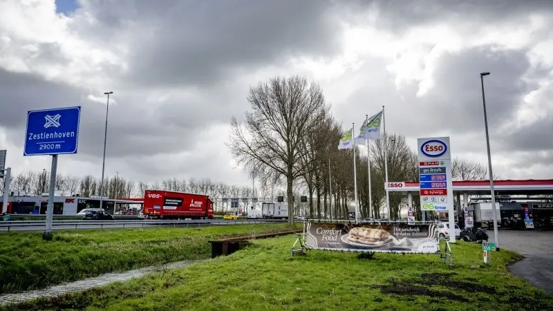 Dutch inflation edges higher on indirect energy effects