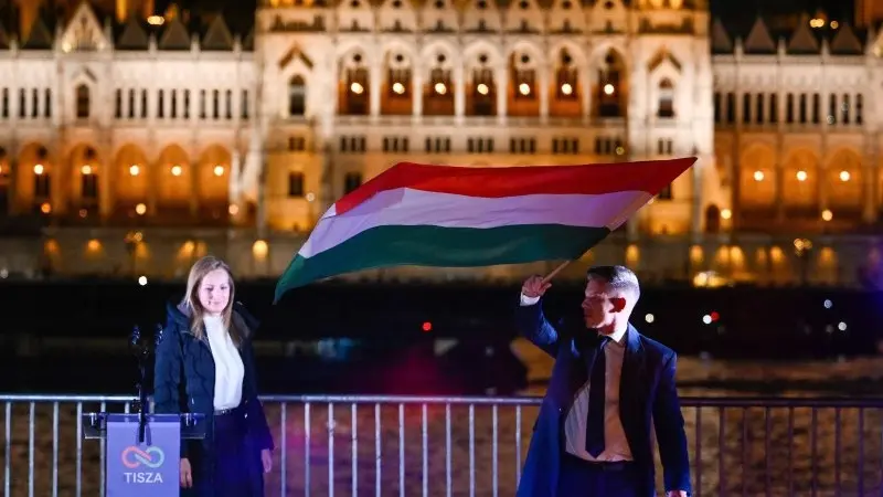 CEE: Rates on hold as oil shock clouds outlook but avoids panic