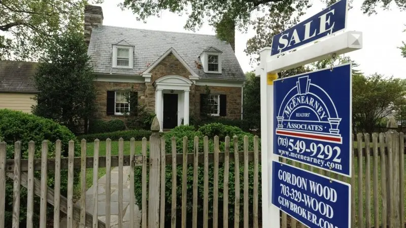 US housing feels the squeeze from high mortgage rates